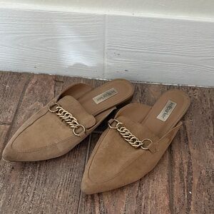 Women's Tan Mules with Gold Chain